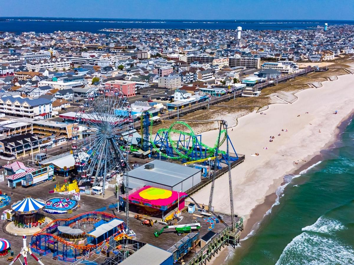 סי-סייד הייטס Boardwalk Hotel Charlee & Apartments Beach Hotel Oceanfront מראה חיצוני תמונה