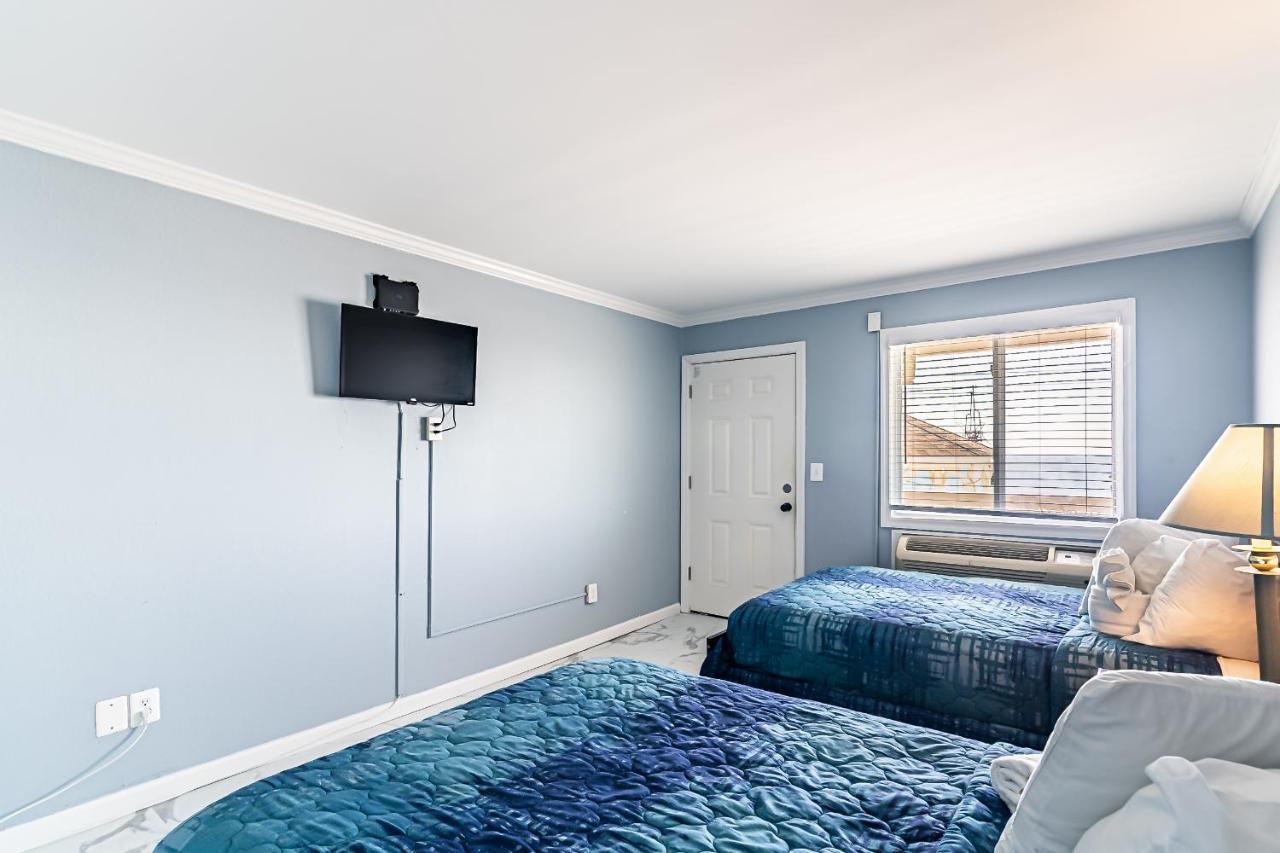 סי-סייד הייטס Boardwalk Hotel Charlee & Apartments Beach Hotel Oceanfront מראה חיצוני תמונה