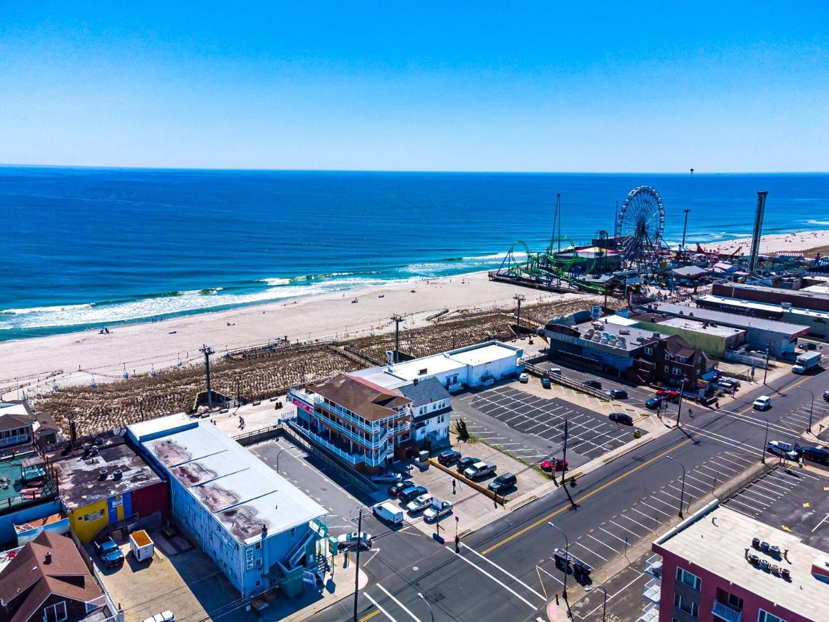 סי-סייד הייטס Boardwalk Hotel Charlee & Apartments Beach Hotel Oceanfront מראה חיצוני תמונה