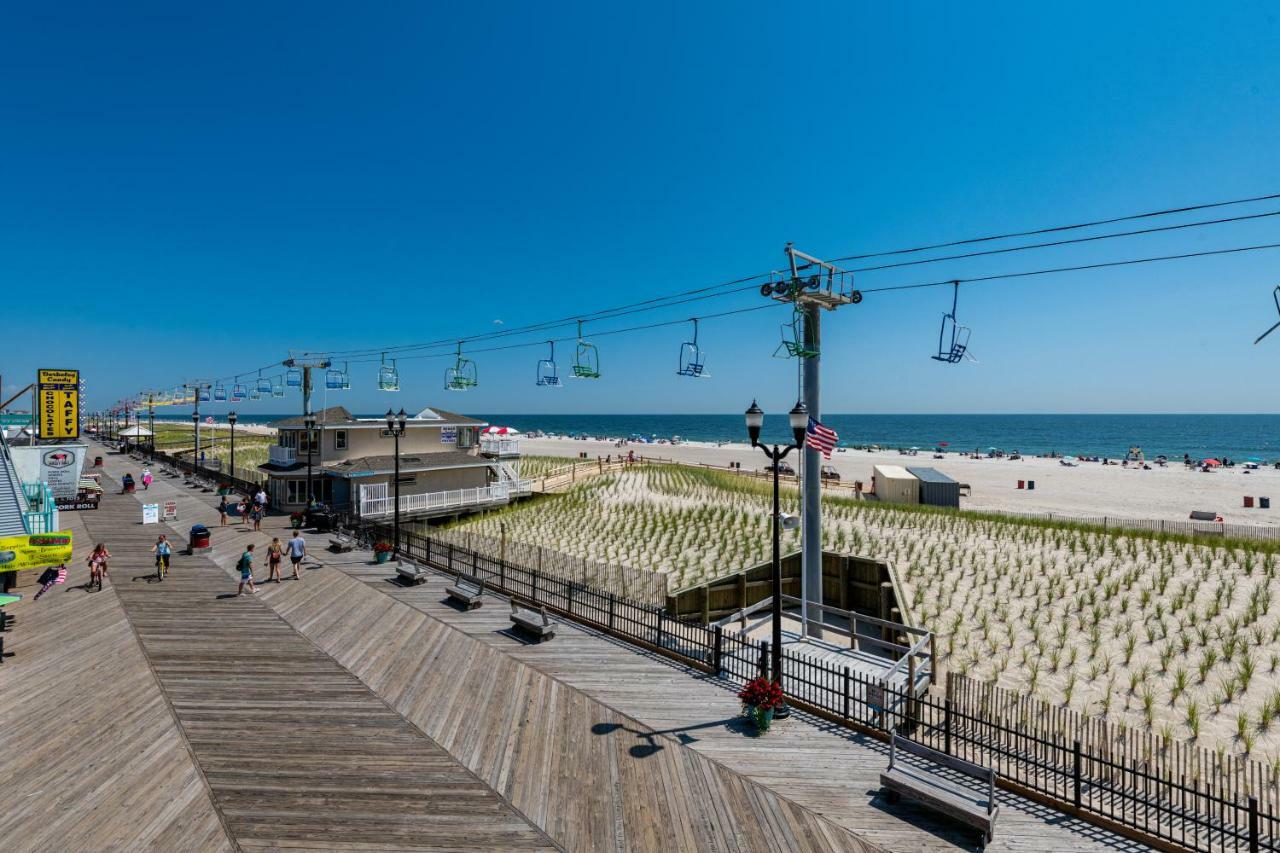 סי-סייד הייטס Boardwalk Hotel Charlee & Apartments Beach Hotel Oceanfront מראה חיצוני תמונה
