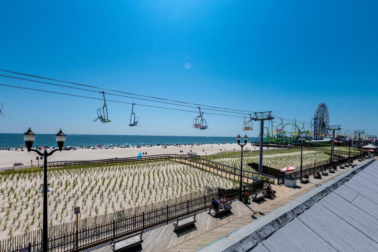 סי-סייד הייטס Boardwalk Hotel Charlee & Apartments Beach Hotel Oceanfront מראה חיצוני תמונה