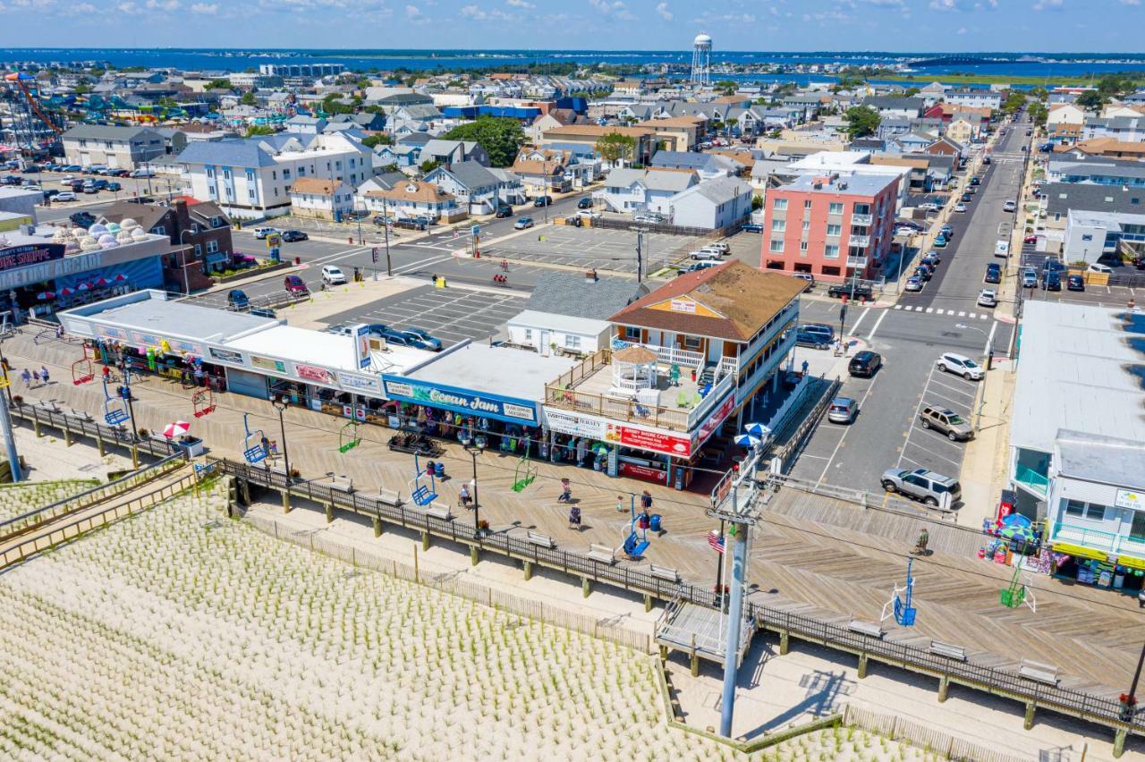 סי-סייד הייטס Boardwalk Hotel Charlee & Apartments Beach Hotel Oceanfront מראה חיצוני תמונה